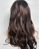 Lace Humana Ondulada Morena iluminada 70cm 13x4 HD - Modelo Cintia