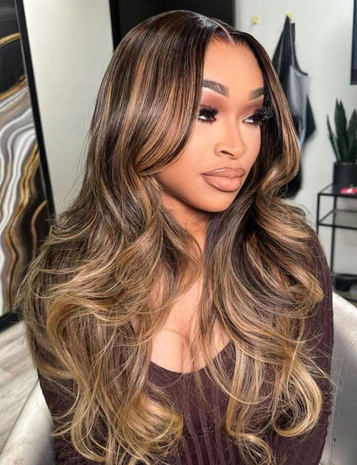 Lace Front Humana Ondulada 65cm - Morena iluminada Kelly